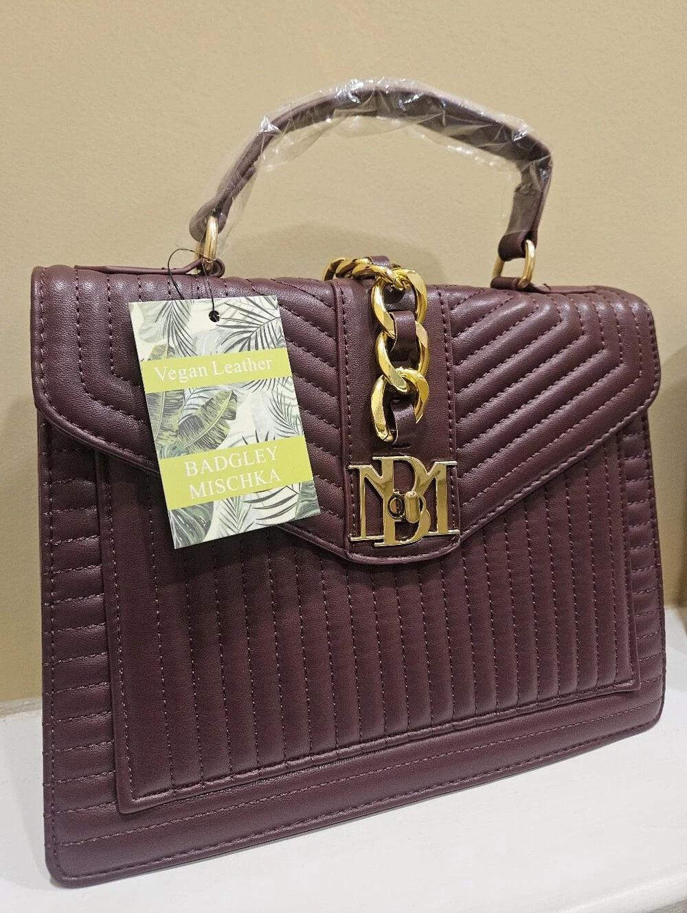 Badgely Mischka Elegant Burgundy Quilted Top-Handle Bag - NWT - Picture 4 of 10